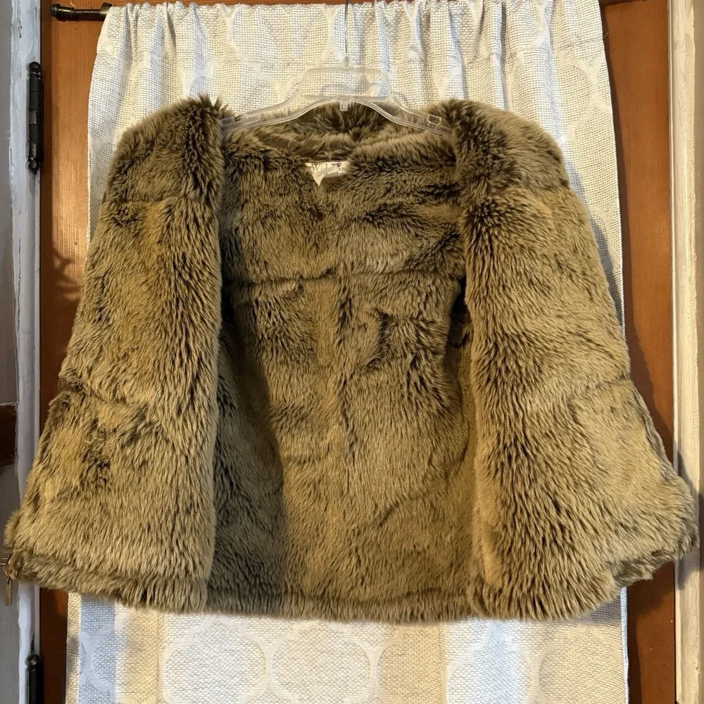 WIDGEON FAUX‎ FUR GIRLS/TEEN WARM WINTER SUEDE HOODED COAT SIZE 10